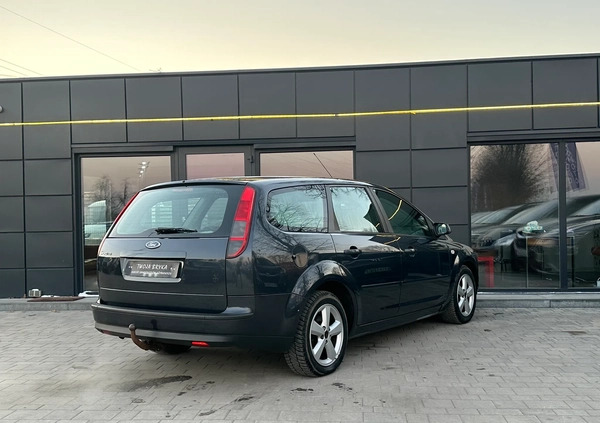 Ford Focus cena 9900 przebieg: 255000, rok produkcji 2007 z Gniezno małe 301